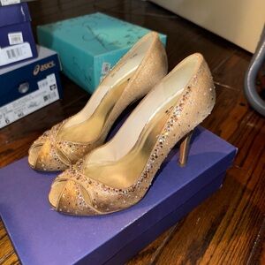 Stuart Weitzman hotspots heel 5.5 gold rhinestone peep toe